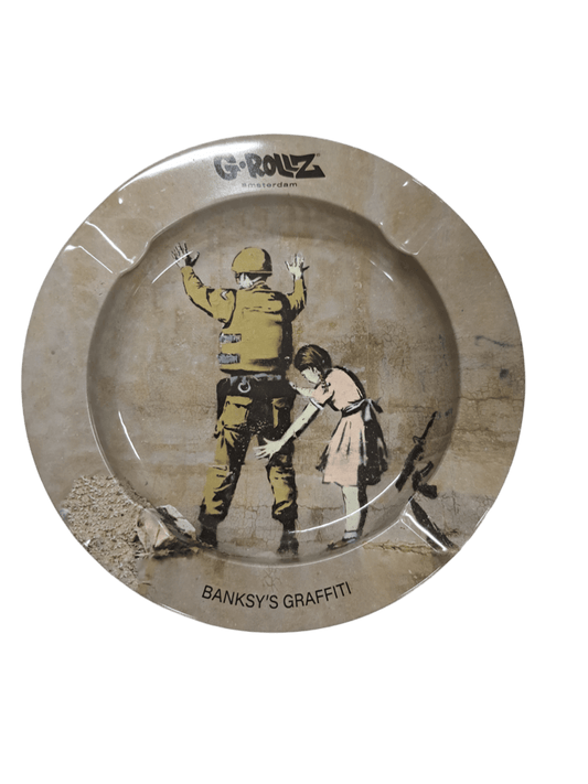 POSACENERE G-ROLLZ BANSKY "GIRL FRISKING SOLDIER" IN METALLO
